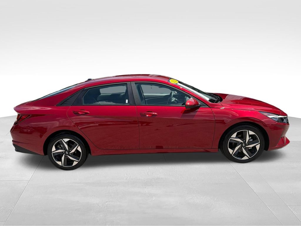 Used 2023 Hyundai Elantra SEL w/ Convenience Package FWD image 6