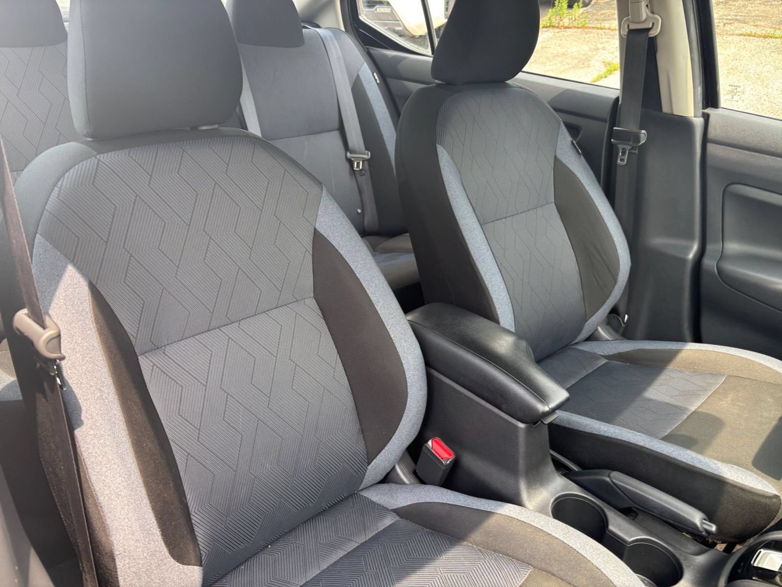Used 2025 Nissan Versa SV FWD image 29