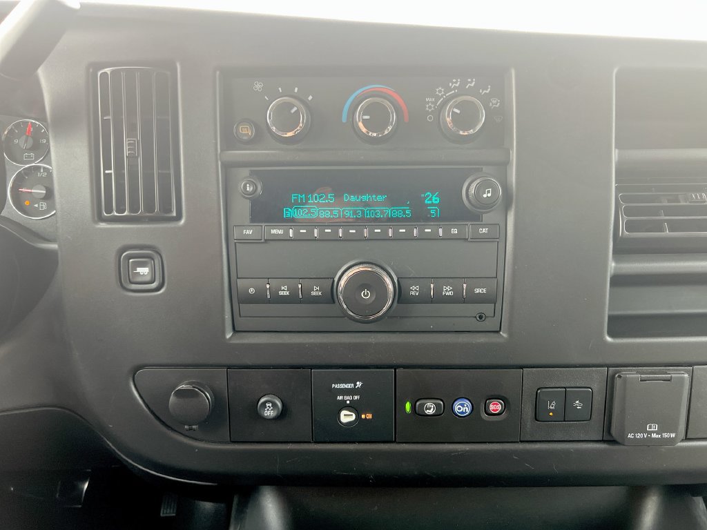Used 2025 Chevrolet Express 3500 LT w/ LT Preferred Equipment Group RWD image 13