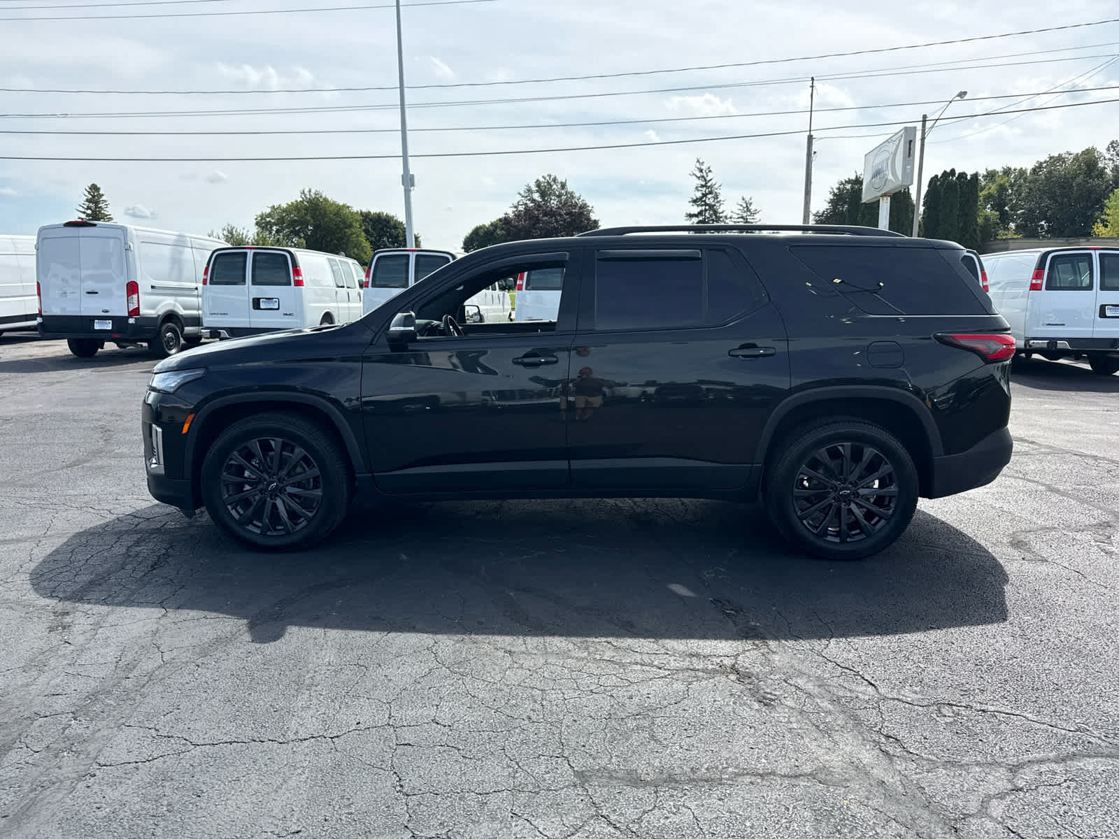 Certified 2022 Chevrolet Traverse RS w/ LPO, Floor Liner Package AWD/4WD image 2
