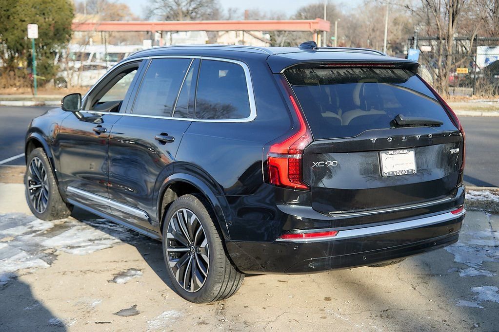 New 2026 Volvo XC90 T8 Plus w/ Protection Package Premier AWD/4WD image 6