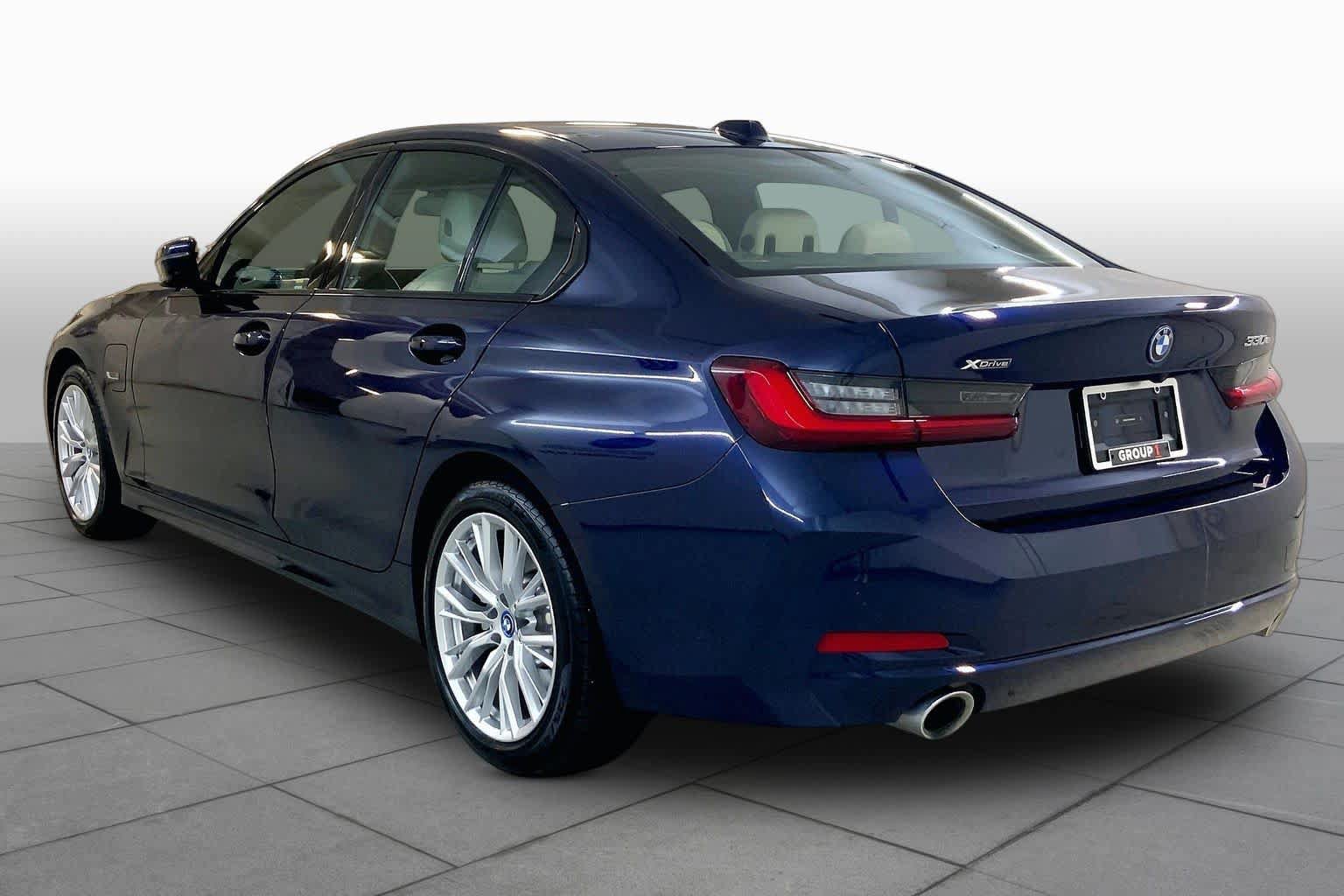 Certified 2023 BMW 330e xDrive w/ Premium Package AWD/4WD image 11
