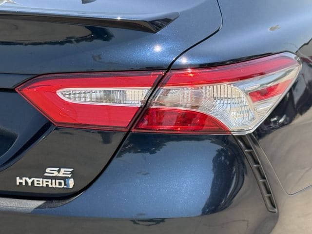 Used 2019 Toyota Camry SE FWD image 6
