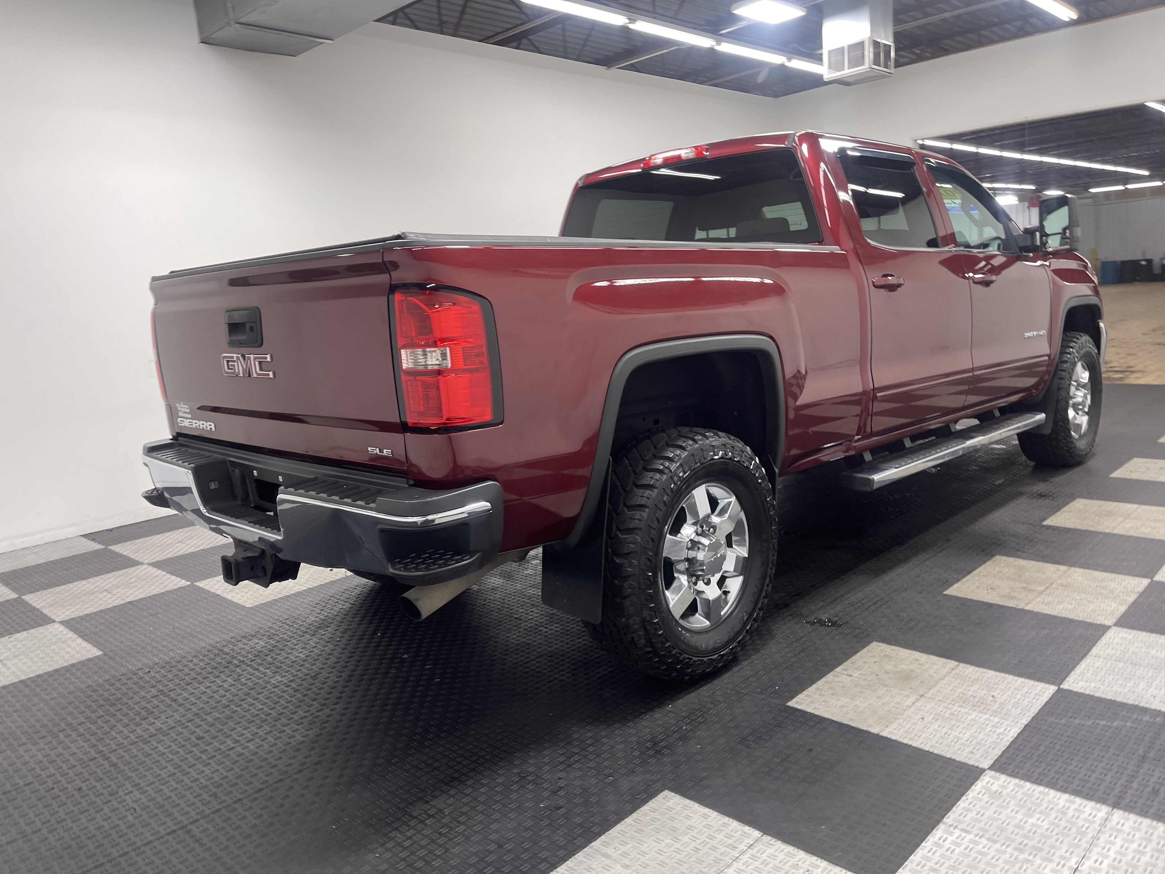 Used 2015 GMC Sierra 2500 SLE w/ SLE Preferred Package image 5