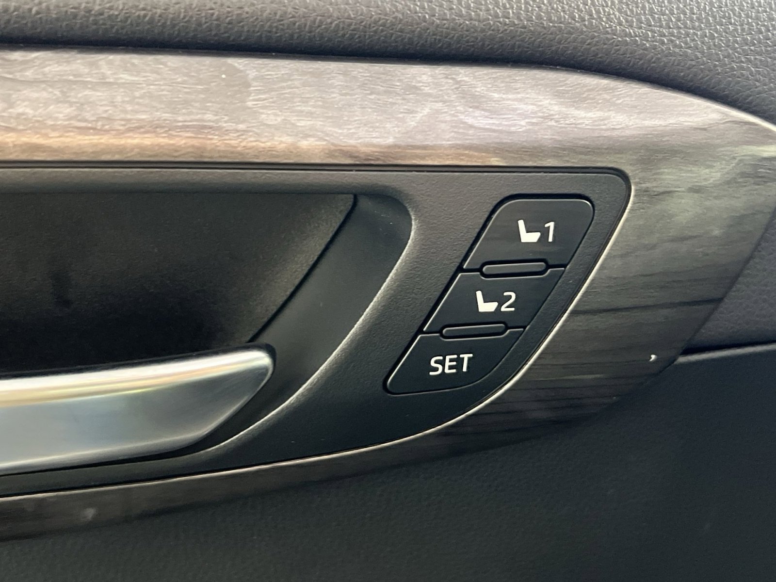 Used 2020 Toyota Highlander Limited image 30