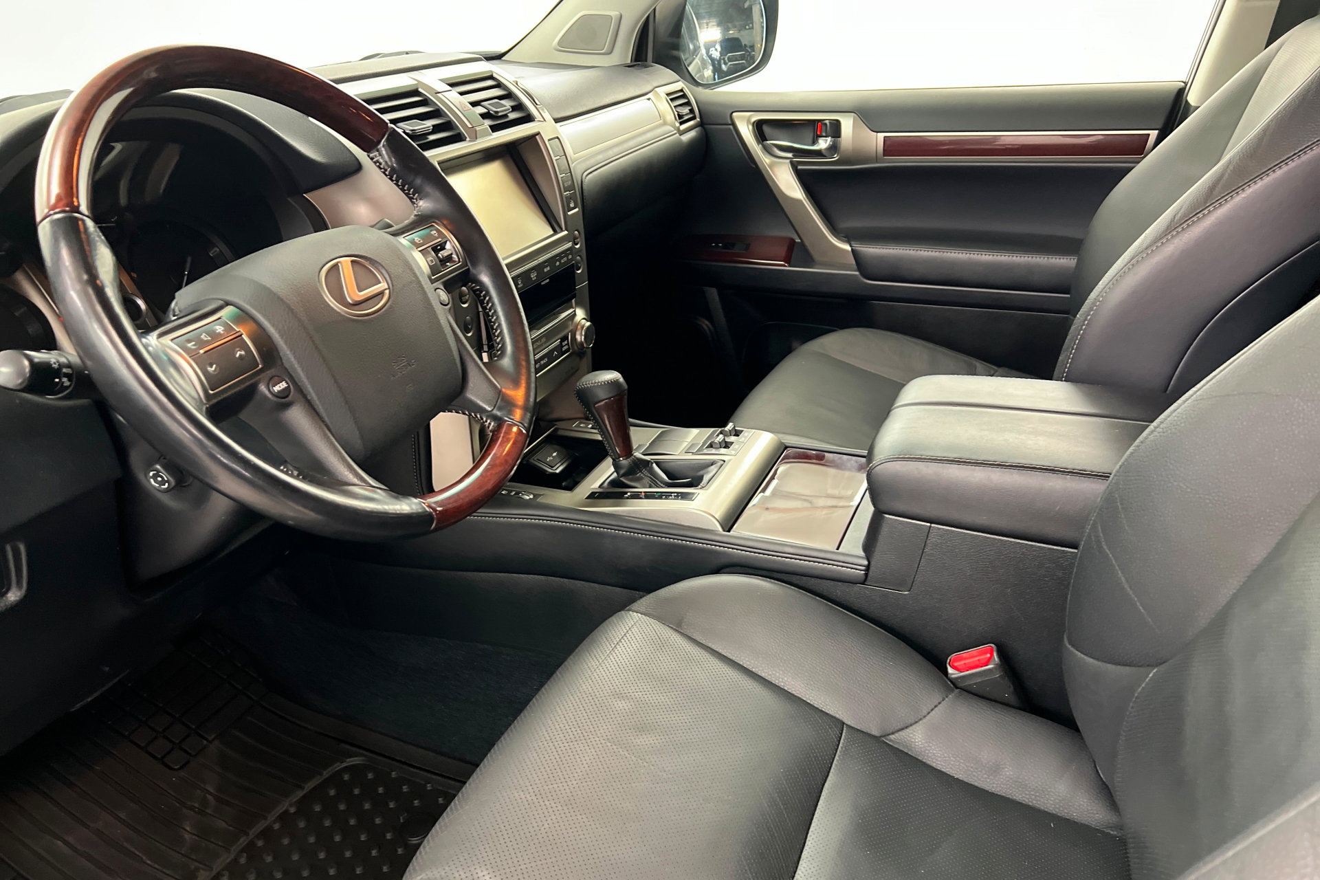 Used 2018 Lexus GX 460 Premium w/ Premium Package image 16