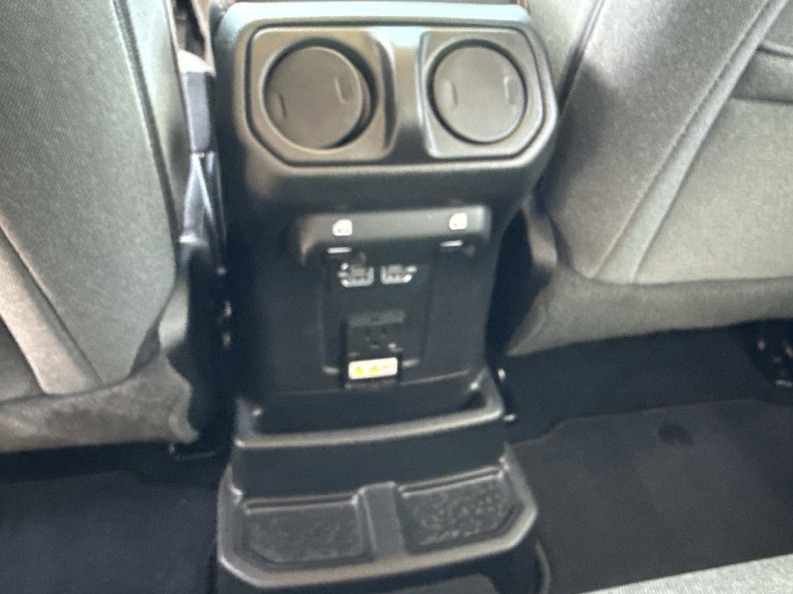 Used 2025 Jeep Wrangler Sahara image 16