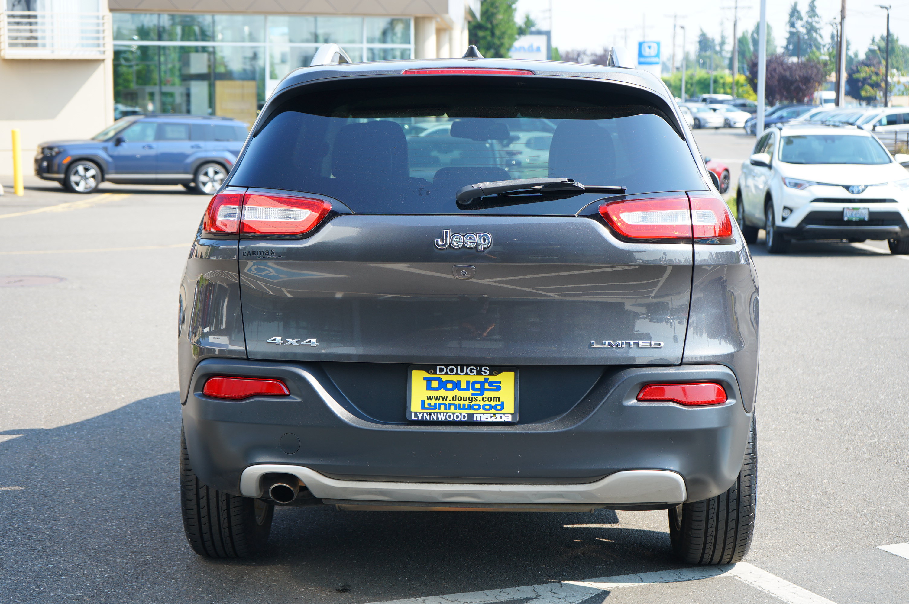 Used 2017 Jeep Cherokee Limited AWD/4WD image 5