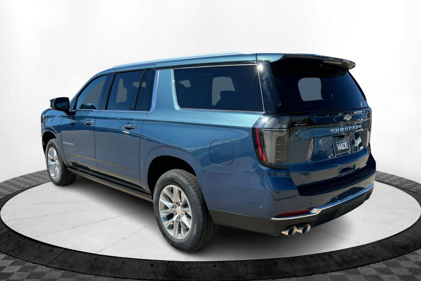 New 2026 Chevrolet Suburban Premier image 3