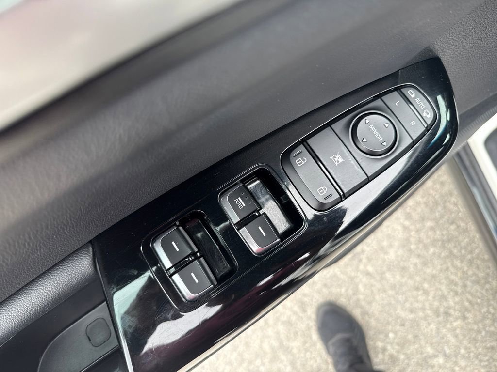 Used 2022 Kia Sportage Nightfall Edition w/ Nightfall Fwd Premium Package image 17