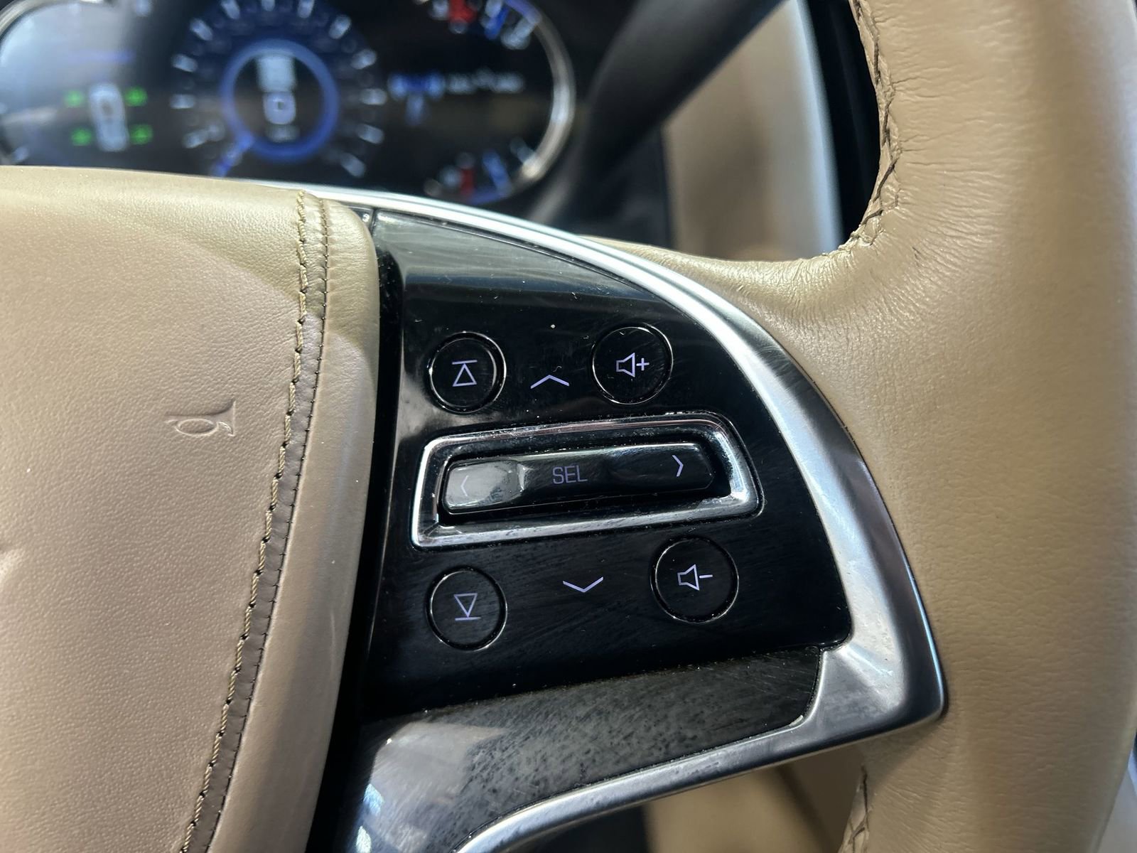 Used 2018 Cadillac Escalade Platinum AWD/4WD image 18