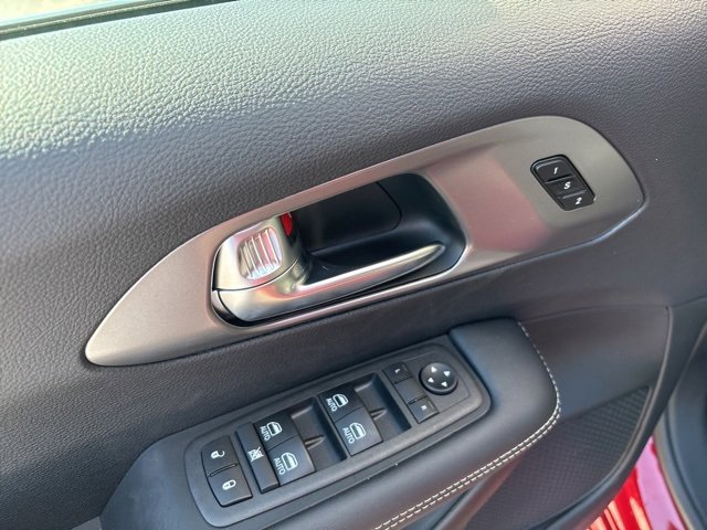 New 2025 Chrysler Pacifica Select w/ Uconnect Theater Family Group image 21