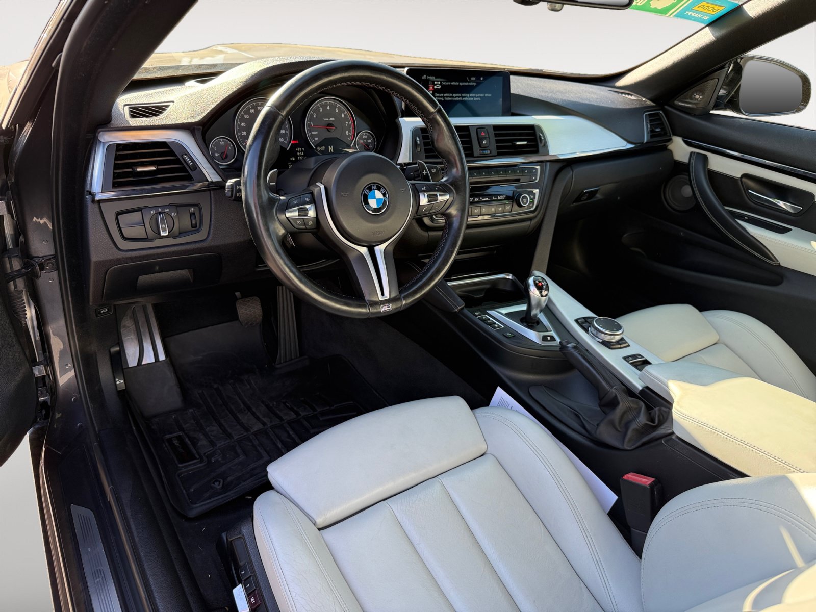 Used 2016 BMW M4 Convertible RWD image 15