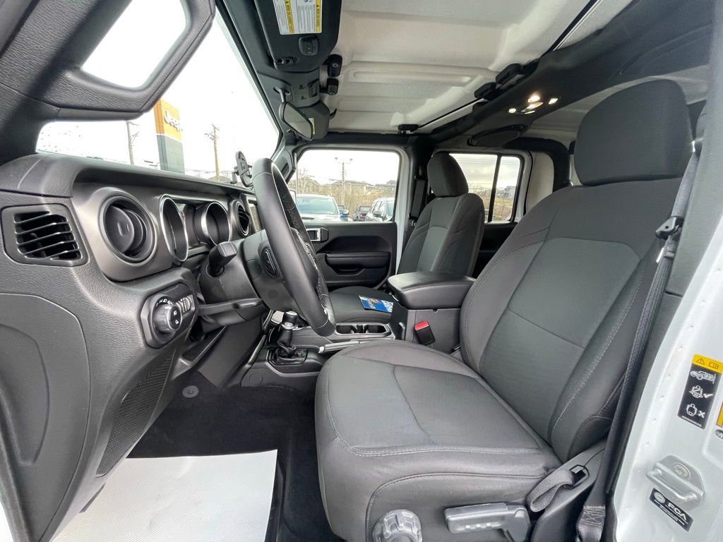 Used 2022 Jeep Gladiator Willys image 28