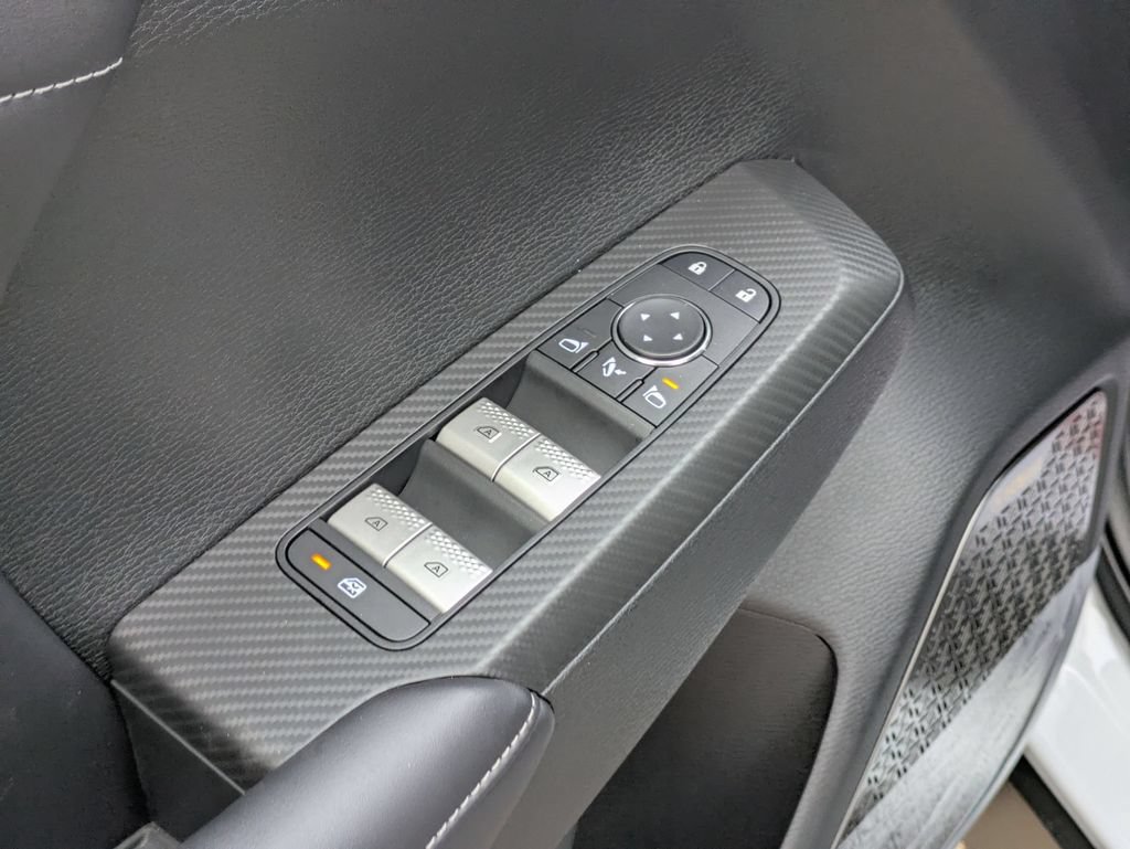 New 2026 Mitsubishi Outlander SE FWD image 12