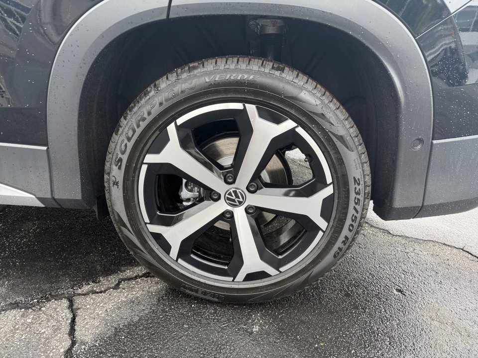 New 2026 Volkswagen Tiguan SE FWD image 22