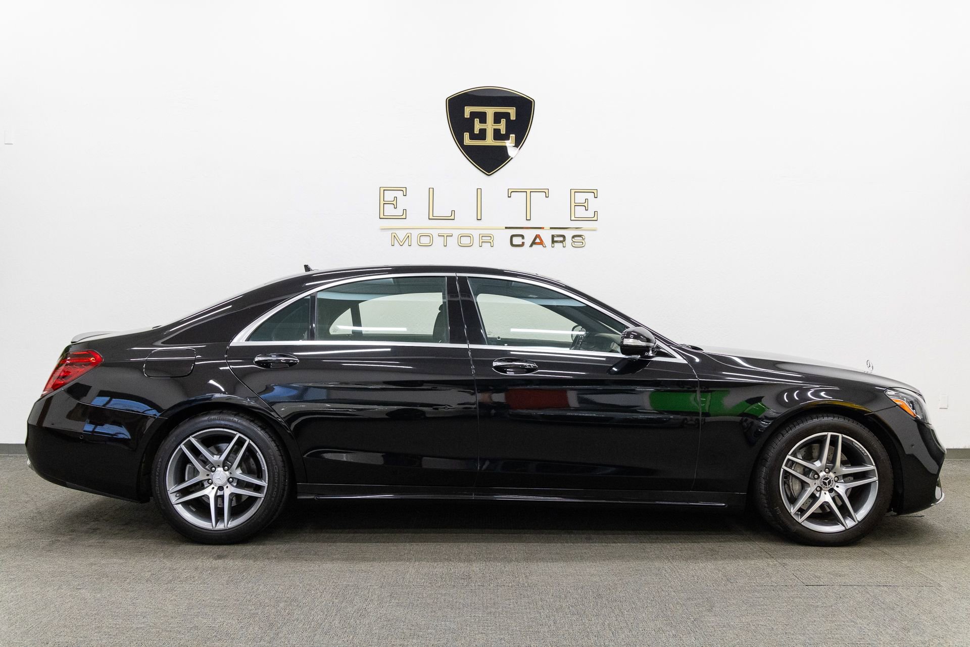 Used 2018 Mercedes-Benz S 560 4MATIC Sedan w/ AMG Line Exterior image 10