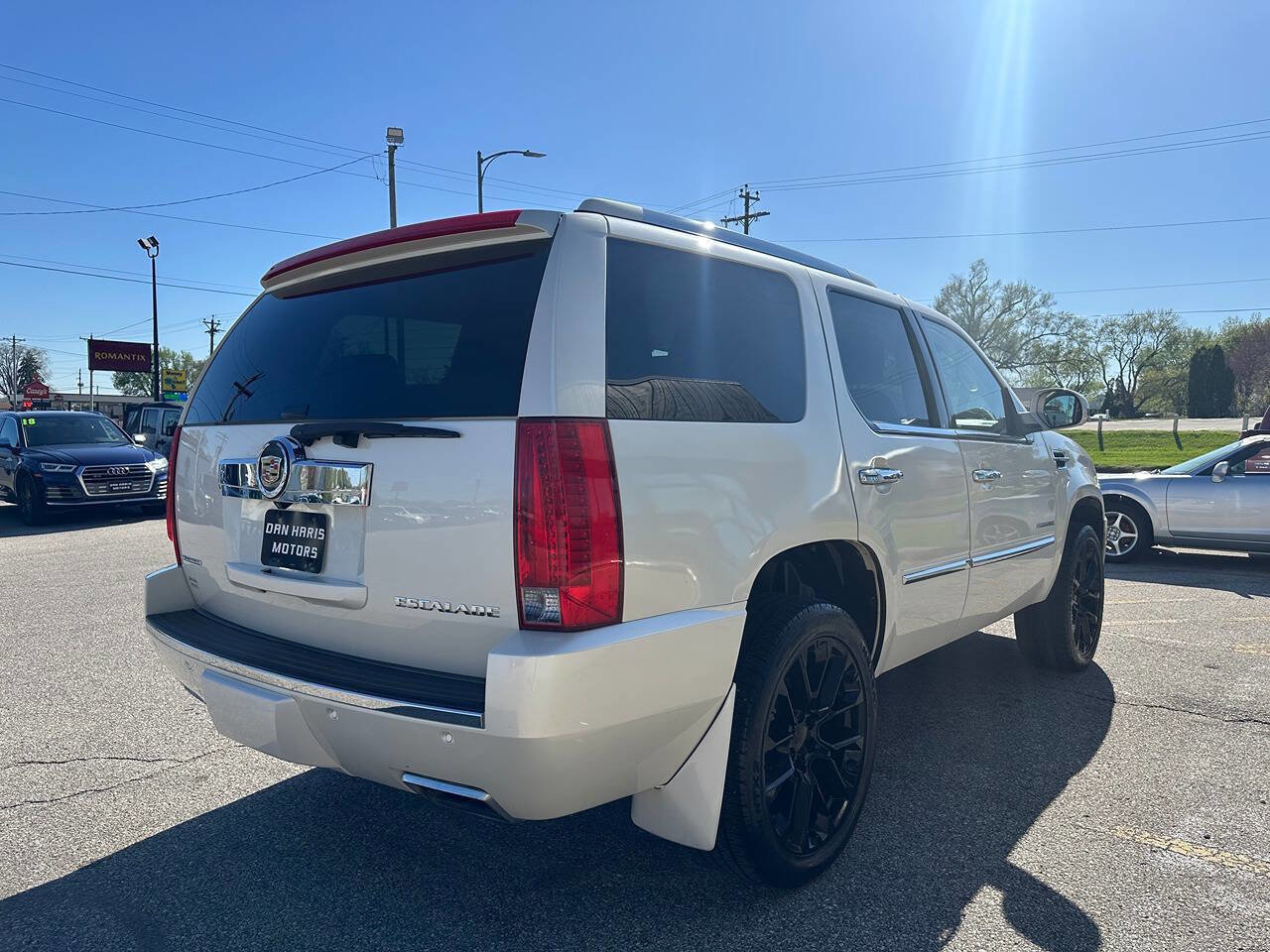 Used 2014 Cadillac Escalade Platinum AWD/4WD image 8