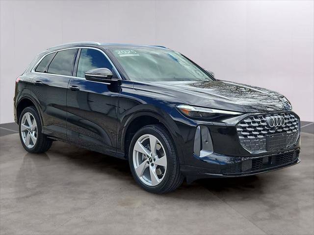 Certified 2025 Audi Q5 Premium AWD/4WD image 10