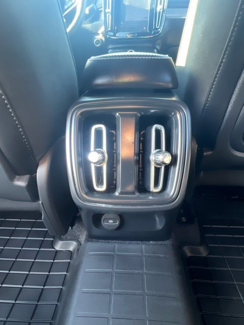 Used 2019 Volvo XC40 T5 R-Design AWD/4WD image 28