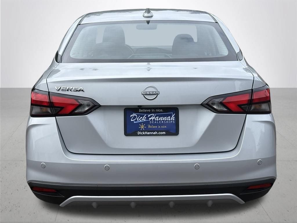 Used 2025 Nissan Versa SV FWD image 4