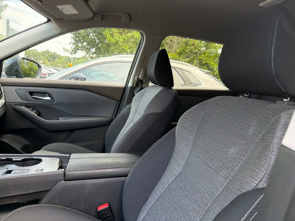 Used 2023 Nissan Rogue SV FWD image 6