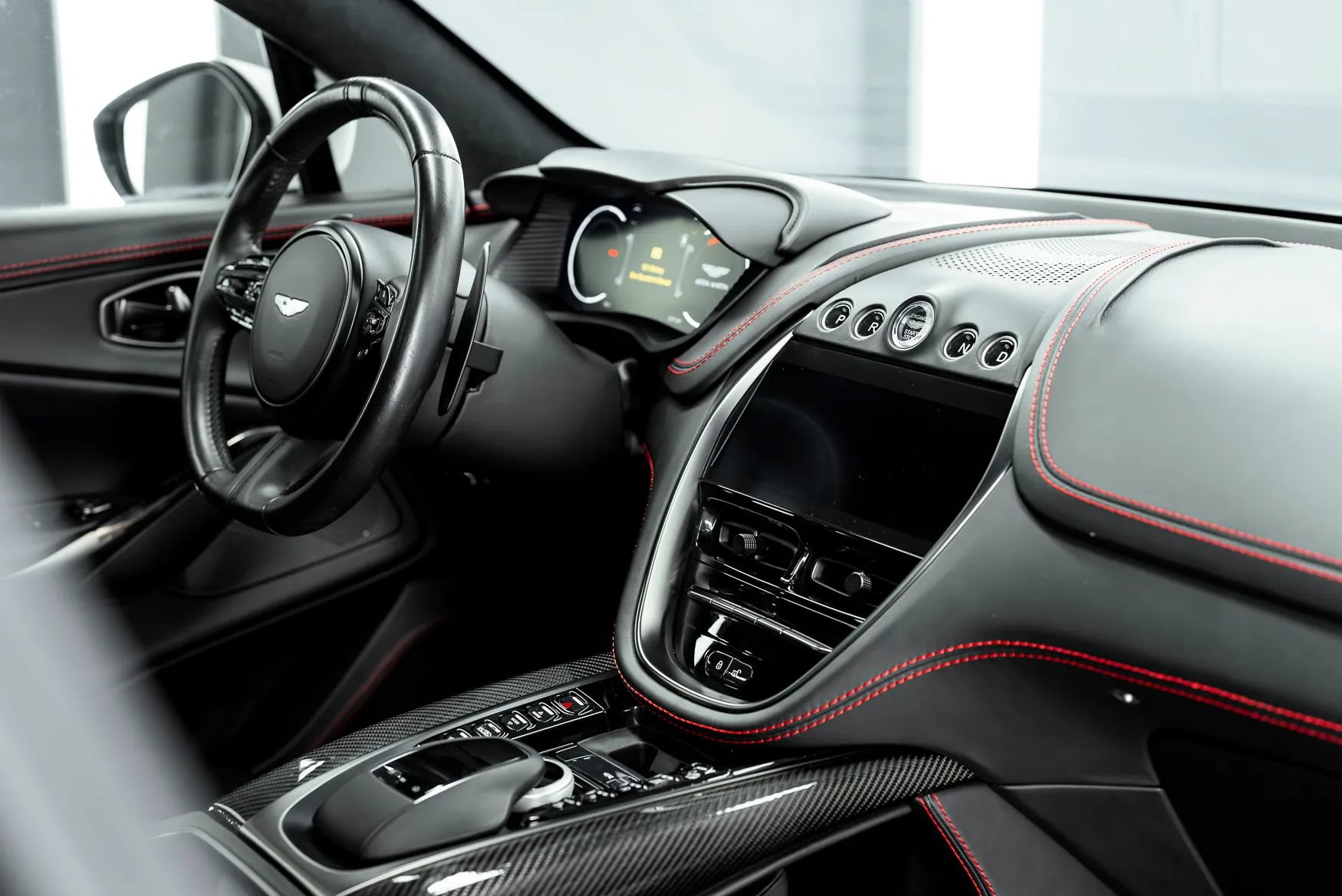 Used 2021 Aston Martin DBX AWD/4WD image 2