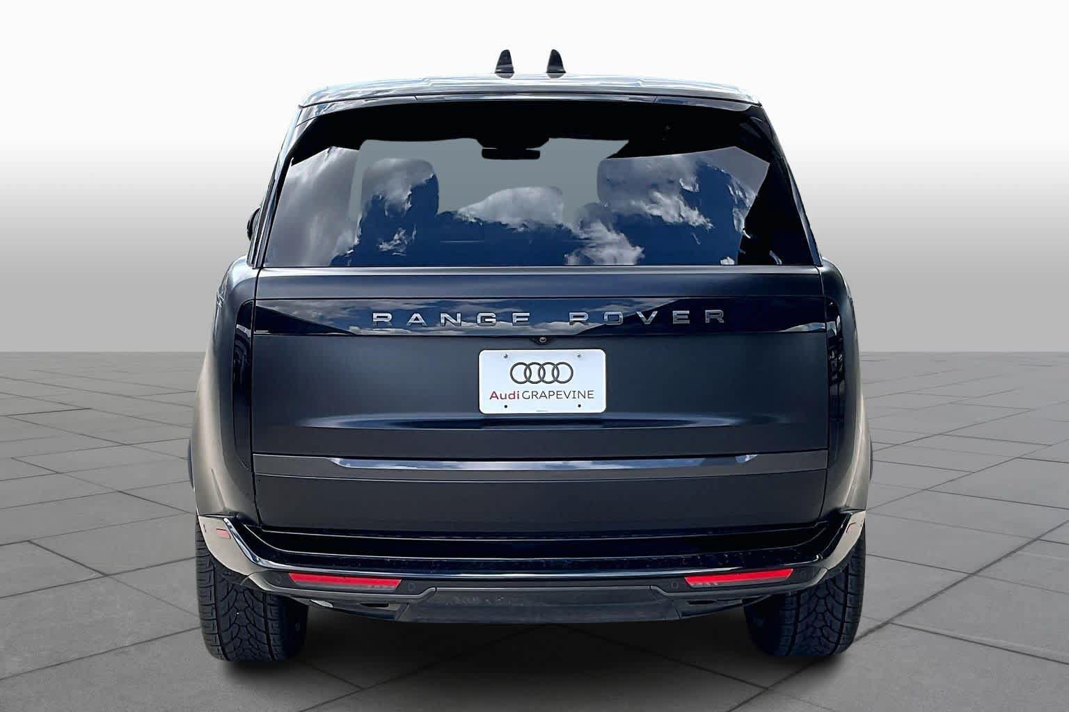 Used 2023 Land Rover Range Rover SE AWD/4WD image 4