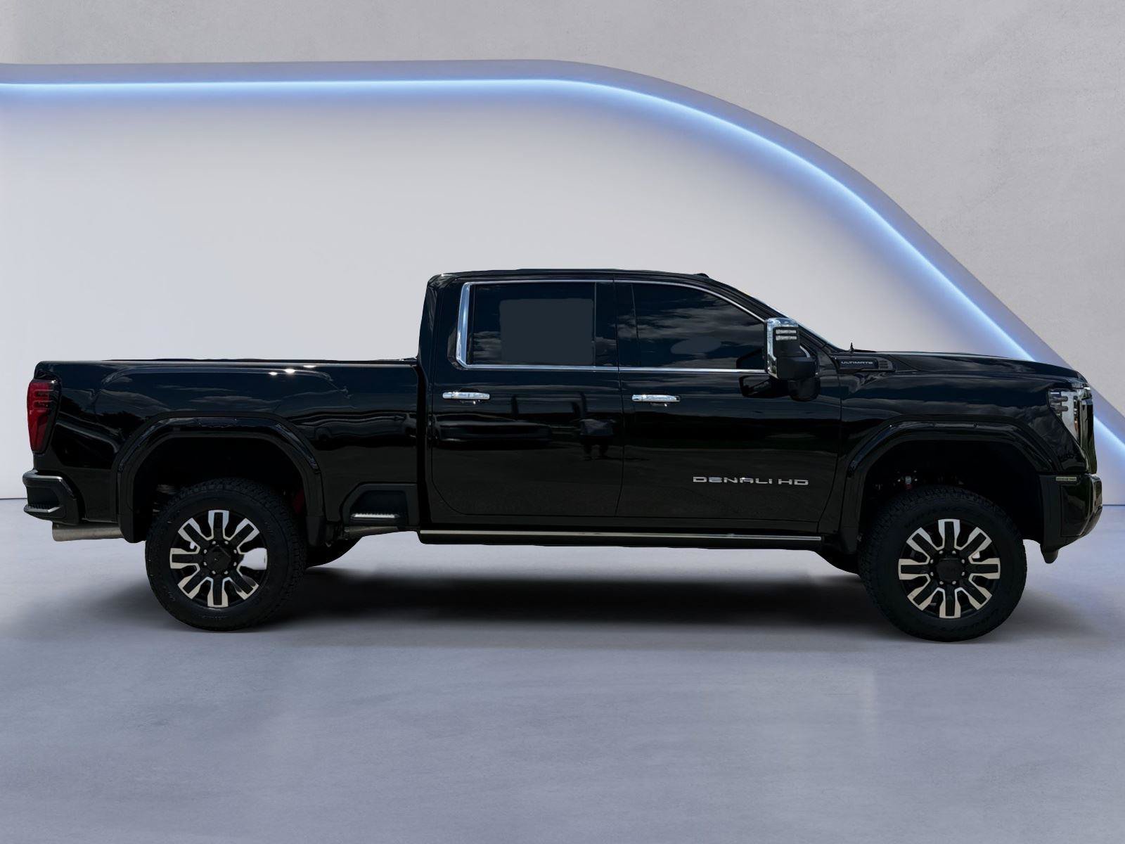 Used 2024 GMC Sierra 2500 Denali Ultimate AWD/4WD image 2
