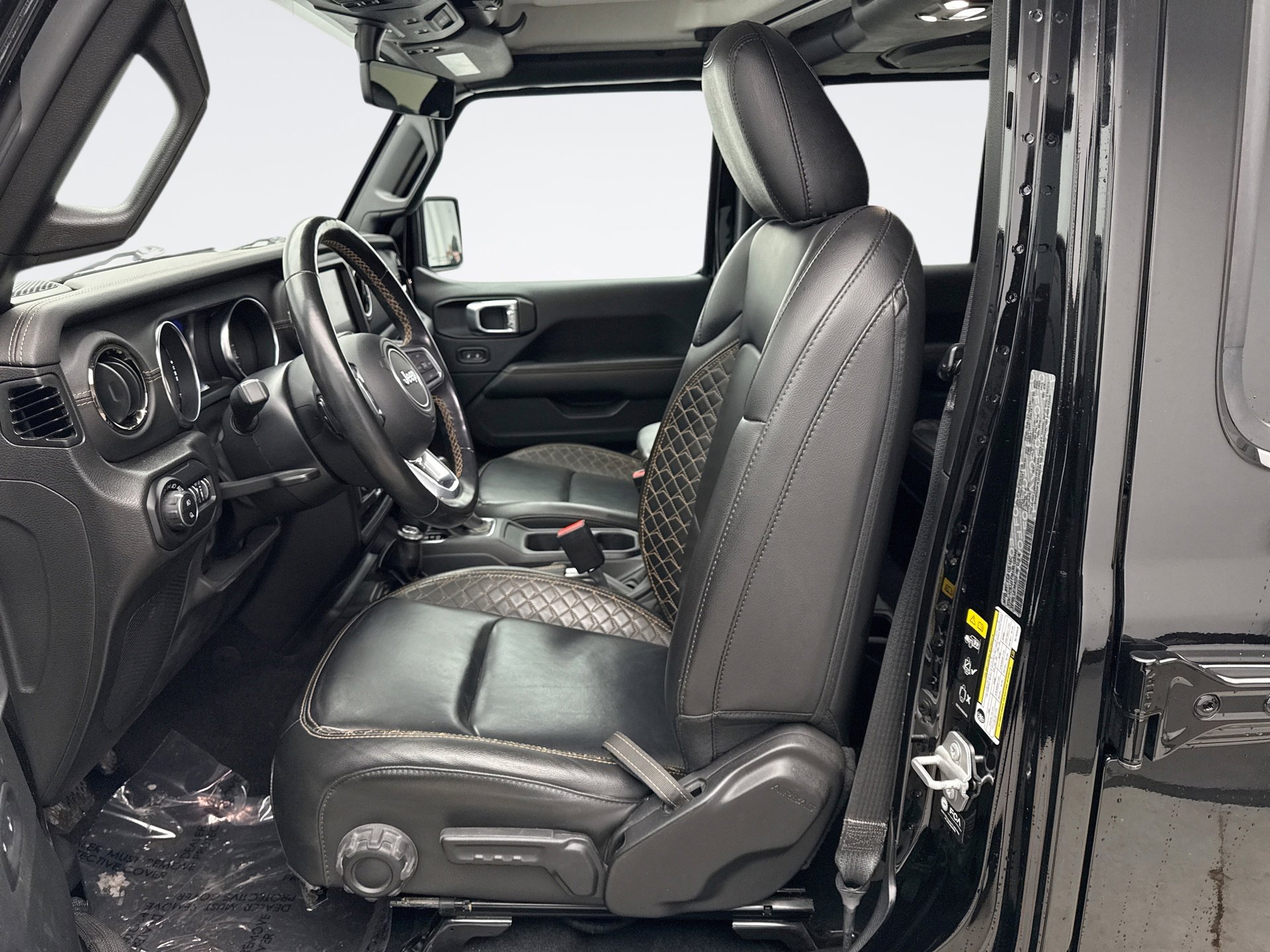 Used 2022 Jeep Gladiator Overland image 11