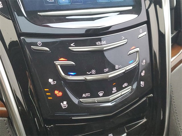 Used 2020 Cadillac Escalade Luxury image 16