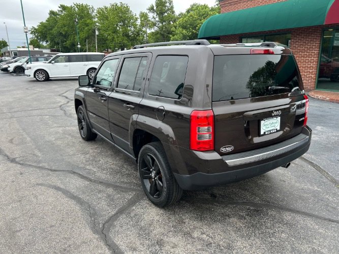Used 2014 Jeep Patriot Limited w/ Sun/Sound Group FWD image 3