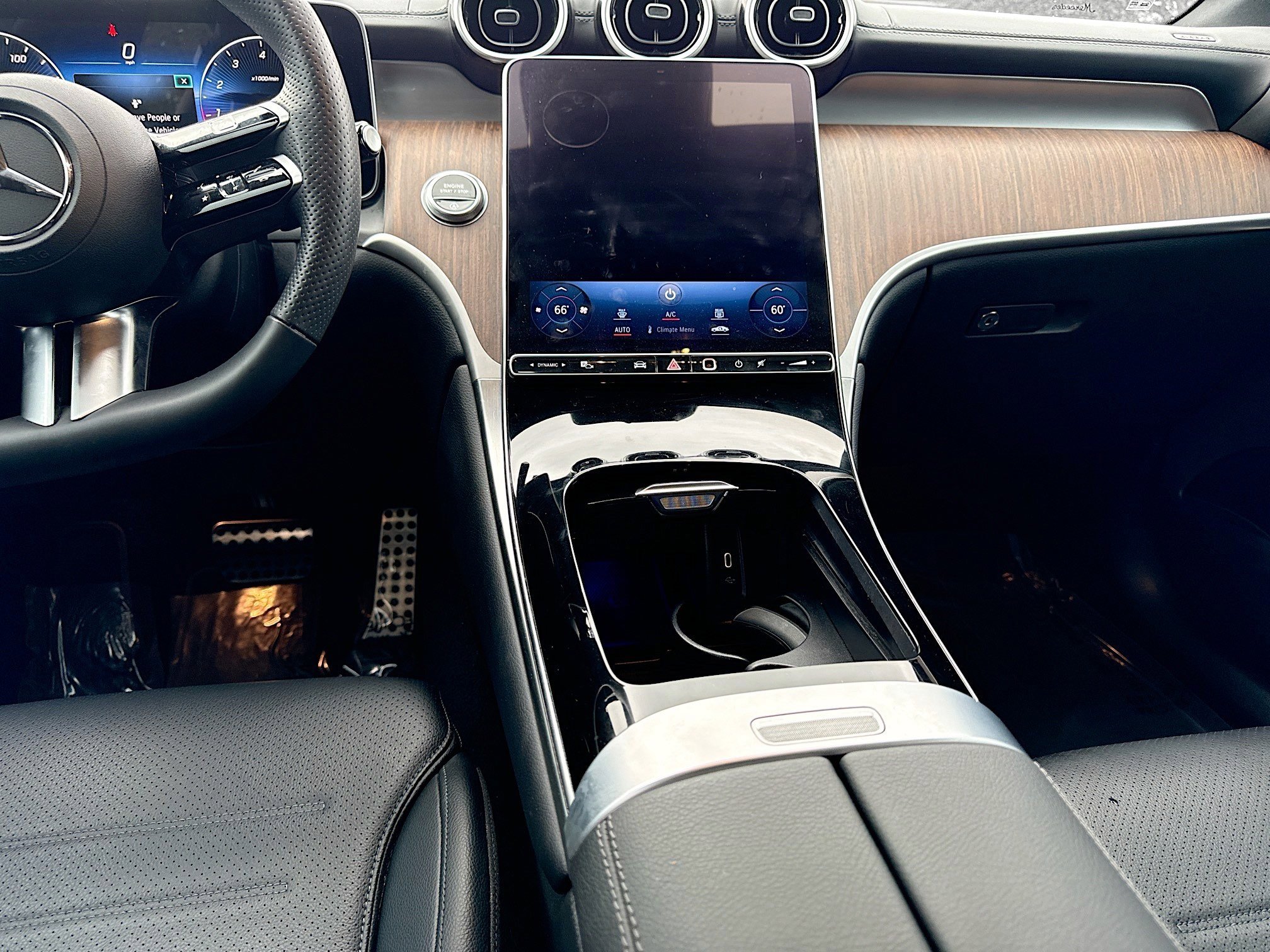 Used 2024 Mercedes-Benz GLC 300 4MATIC image 18