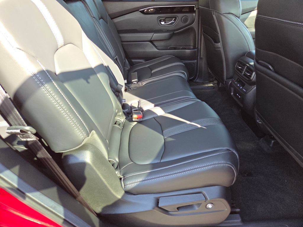 Certified 2025 Honda Pilot EX-L image 30