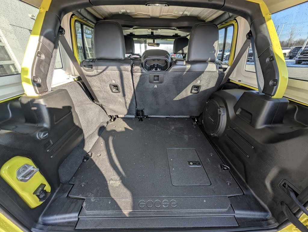 Used 2023 Jeep Wrangler Sport S image 12