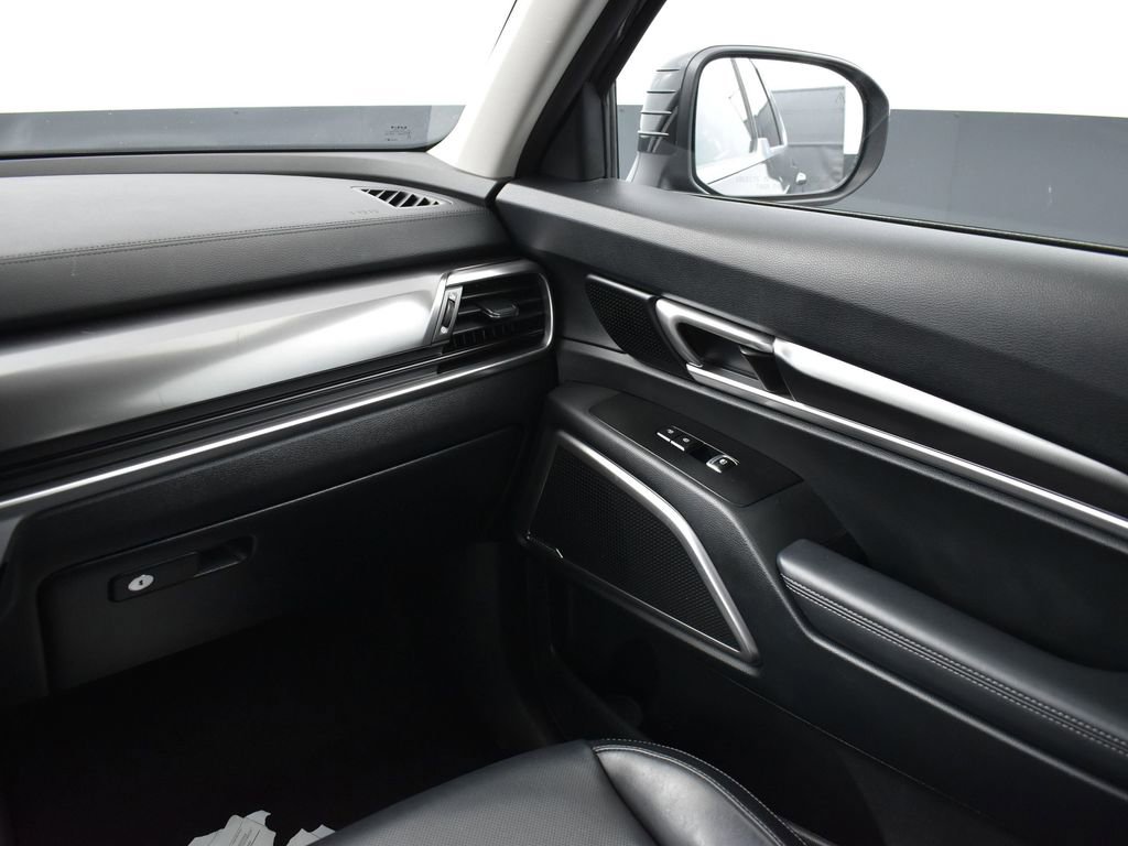 Certified 2025 Kia Telluride S image 16