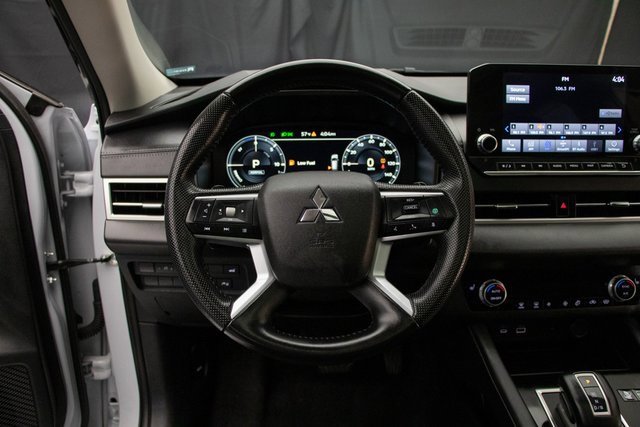 Used 2024 Mitsubishi Outlander SE image 28