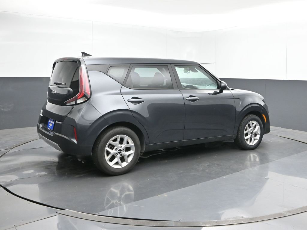 Used 2025 Kia Soul LX w/ LX Technology Package image 5