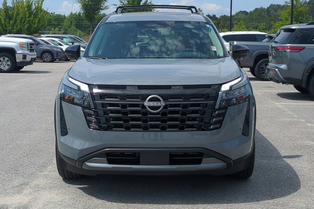 New 2026 Nissan Pathfinder Platinum FWD image 9