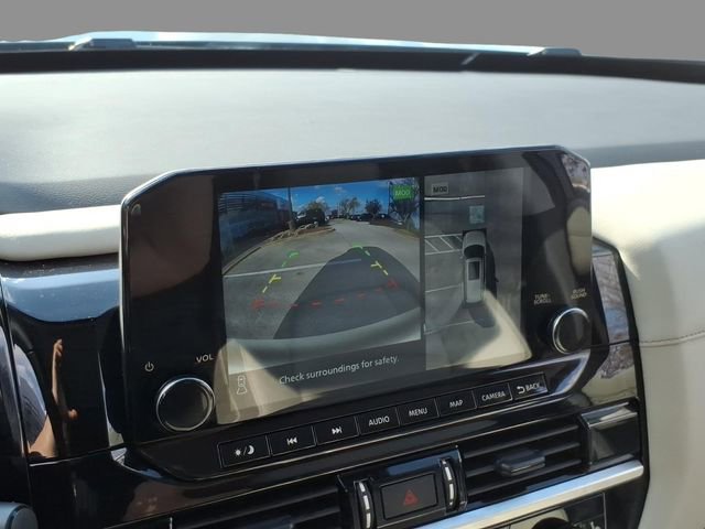 Used 2025 Nissan Pathfinder SL FWD image 26