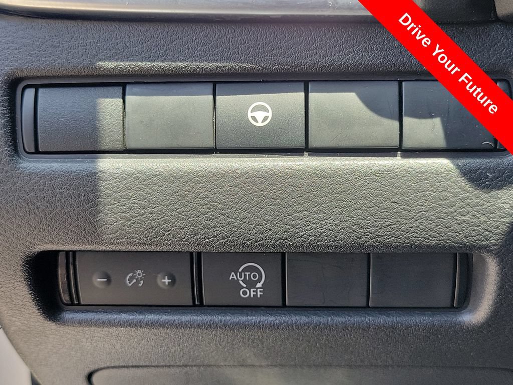 Used 2023 Nissan Rogue SV FWD image 15