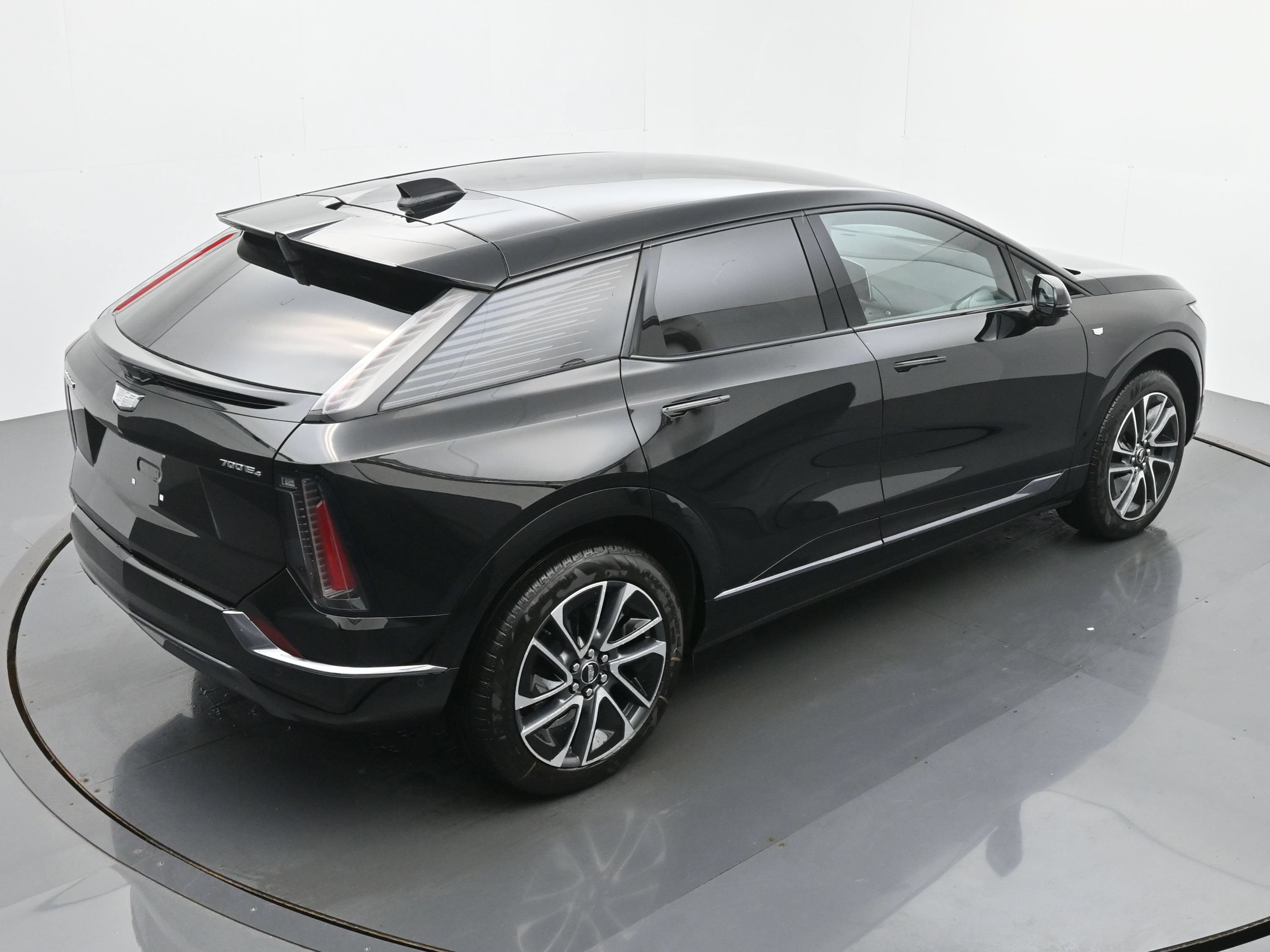 New 2026 Cadillac Optiq Sport 1 w/ LPO, Floor Liner Package AWD/4WD image 27