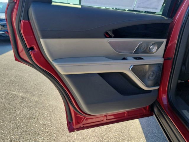 Certified 2025 Lincoln Nautilus Reserve AWD/4WD image 13
