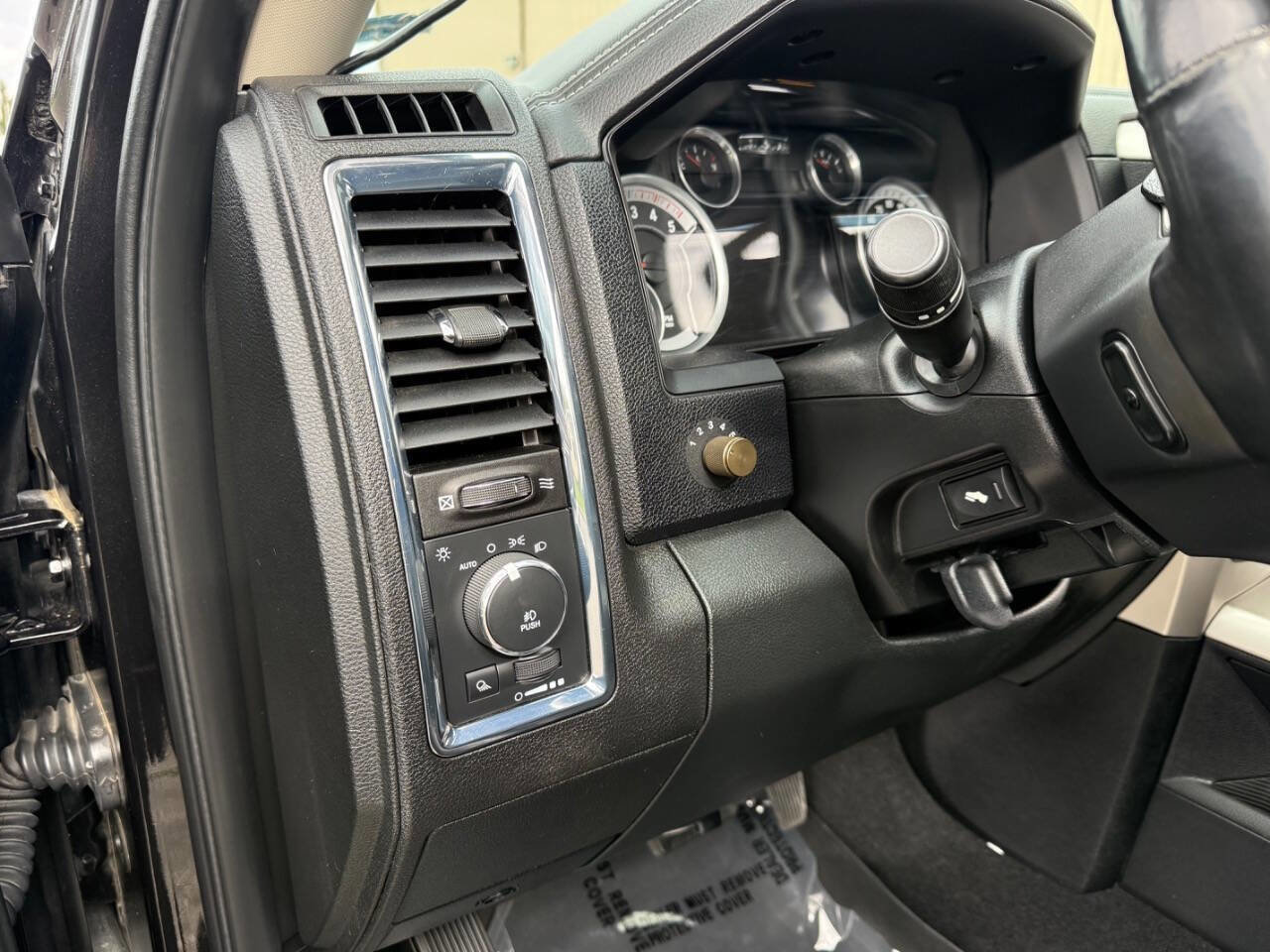 Used 2015 RAM 3500 Laramie w/ Black Appearance Group AWD/4WD image 14