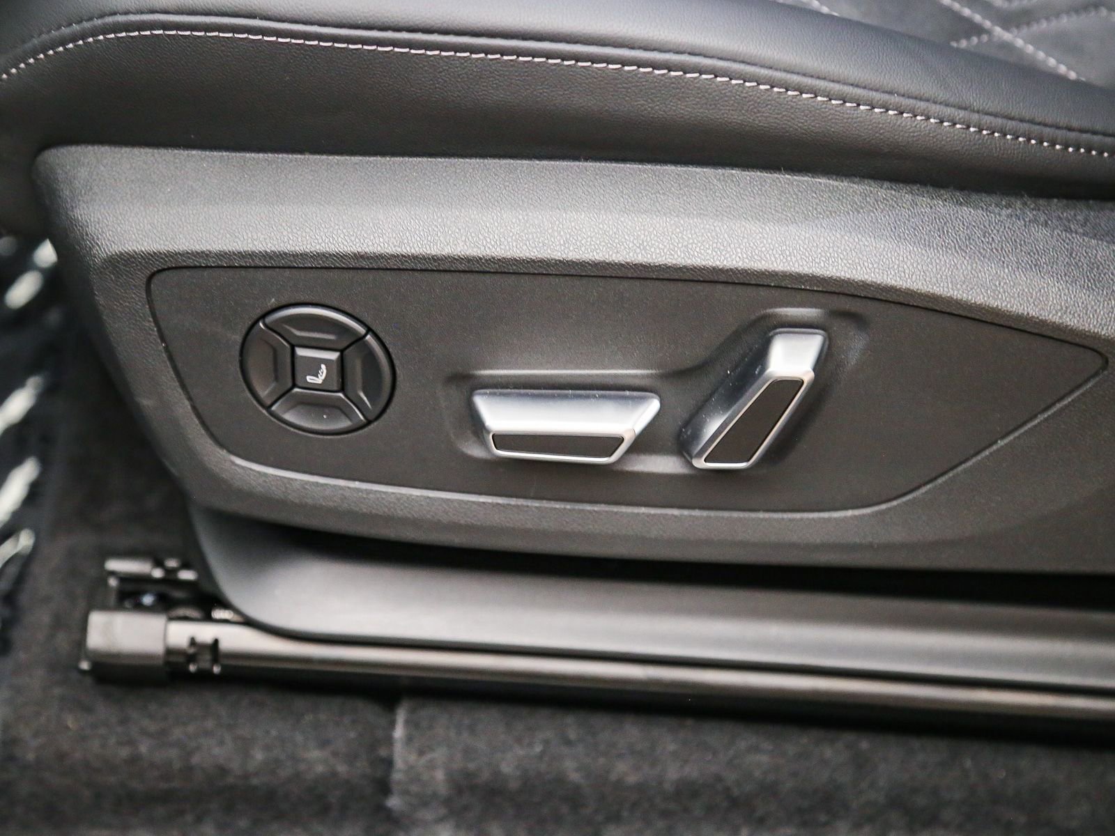 New 2027 Audi SQ6 e-tron Premium Plus AWD/4WD image 23