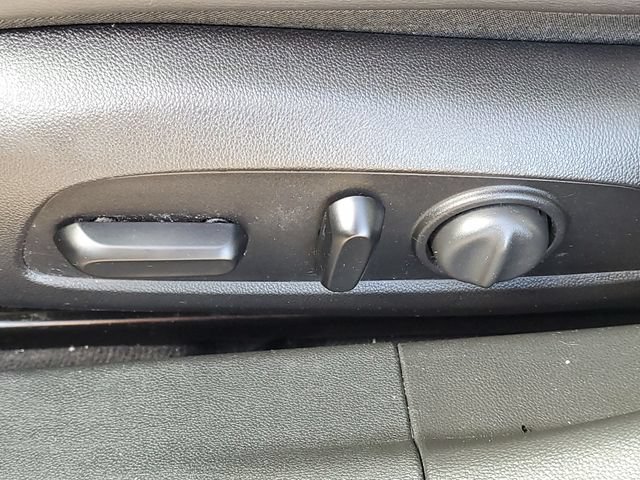 Used 2017 Buick LaCrosse Essence FWD image 8