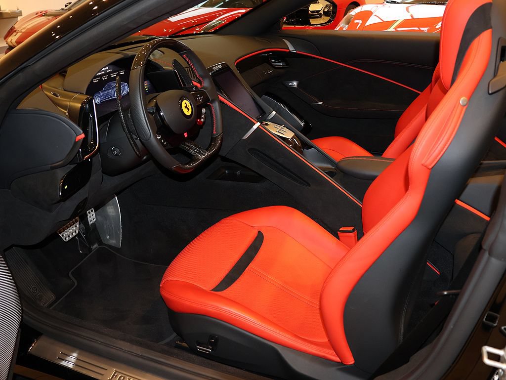 Certified 2025 Ferrari Roma Spider RWD image 4