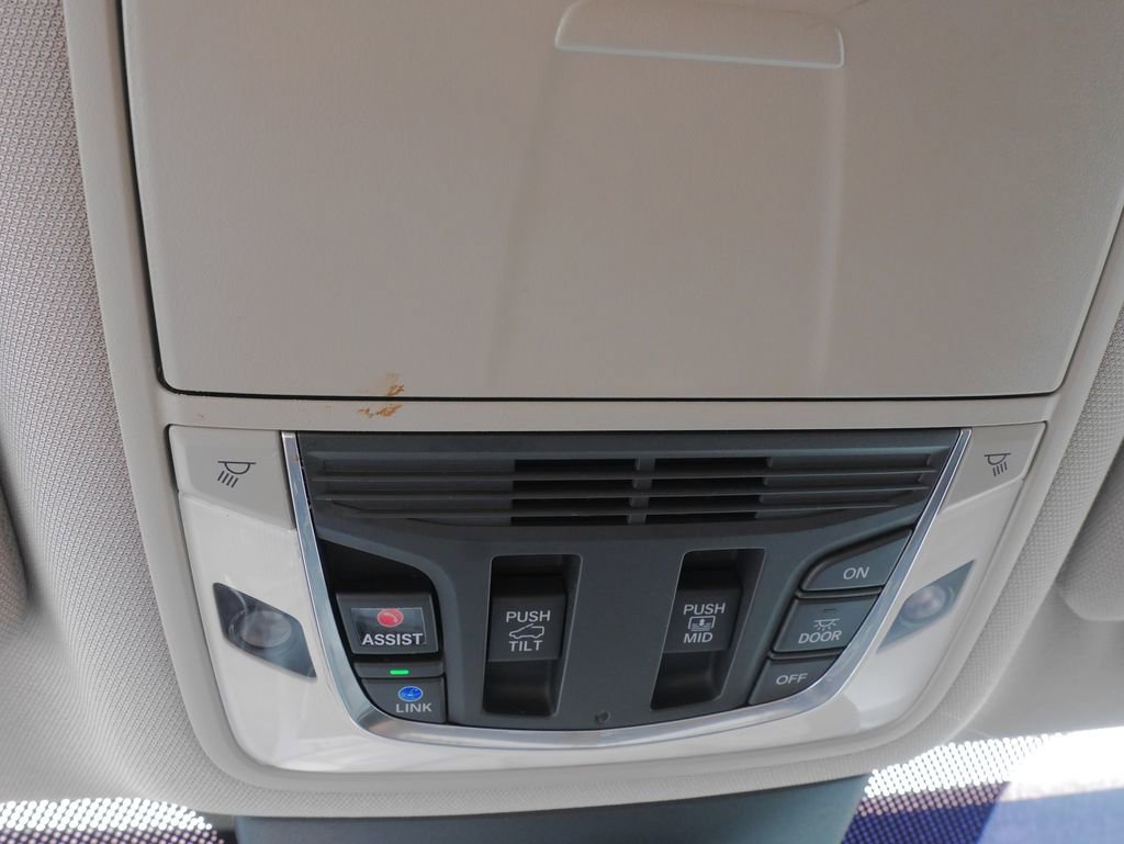Used 2022 Acura MDX SH-AWD w/ Advance Package image 31