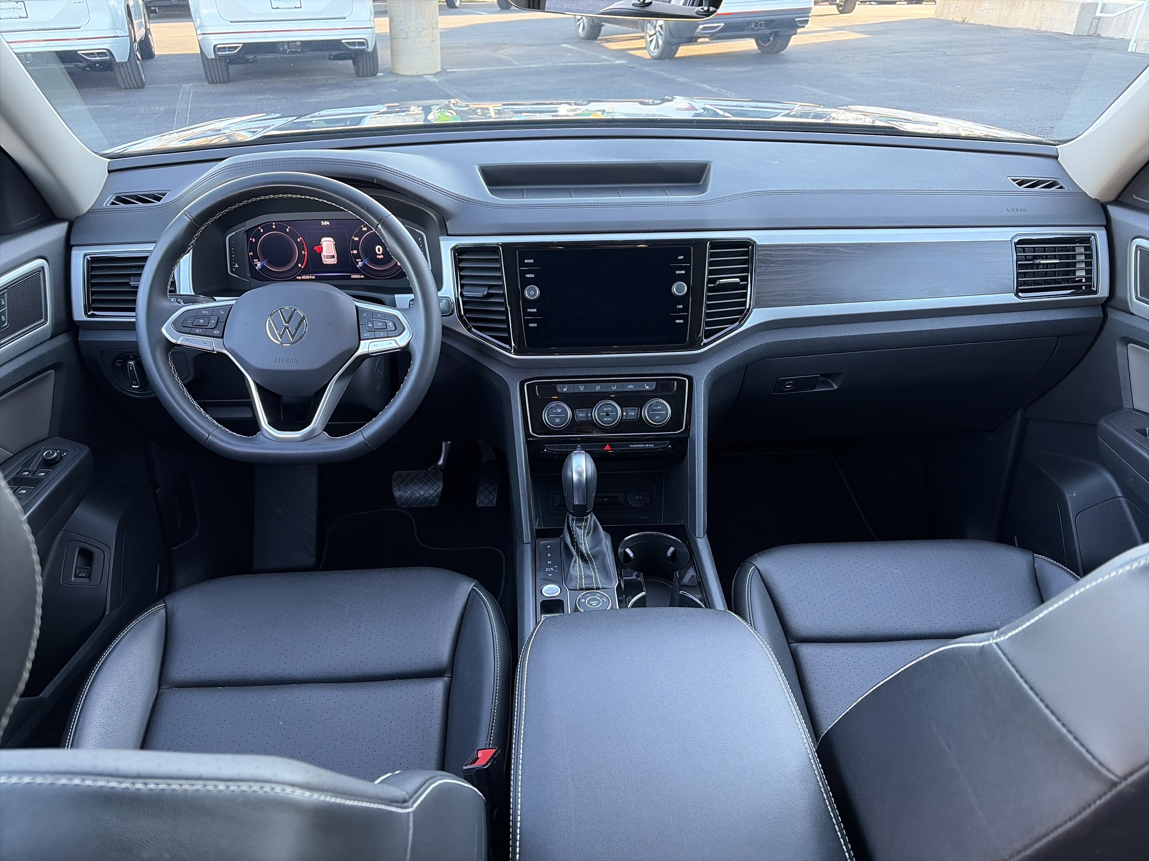 Used 2023 Volkswagen Atlas SE w/ Panoramic Sunroof Package image 16