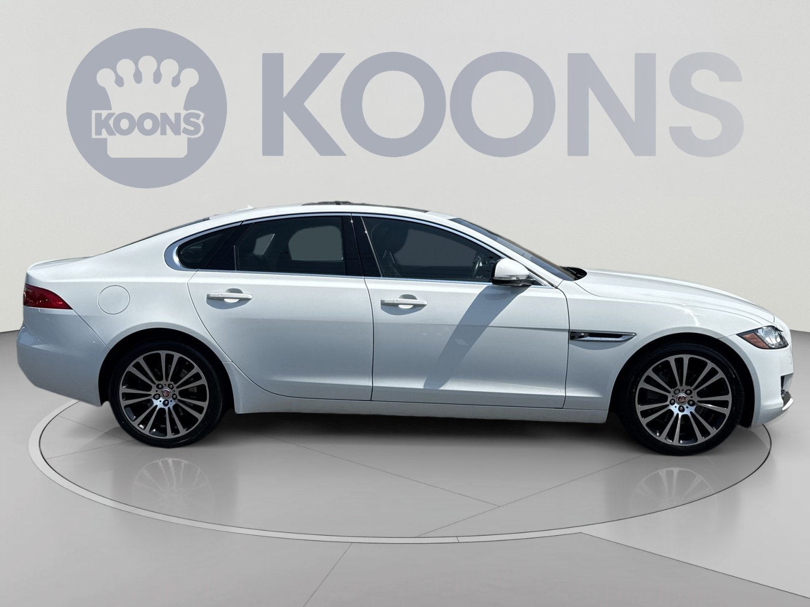 Used 2018 Jaguar XF Prestige AWD/4WD image 8